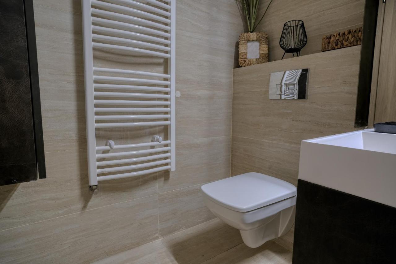 Central Luxury Apartment With City View Brasov Exterior photo
